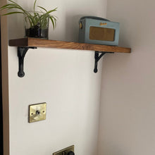 Load image into Gallery viewer, Cast iron shelf brackets, antique iron shelf brackets